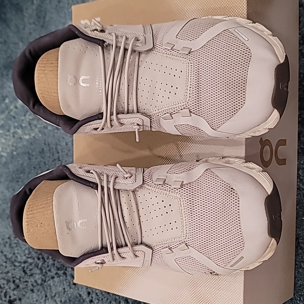 On cloud Mens Size 9!